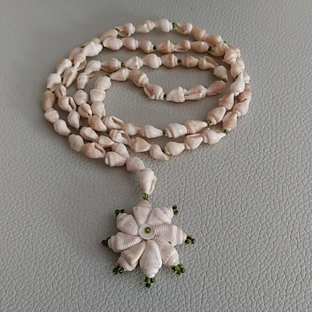 Seashell Stament Necklace With Floral Shells Pendant